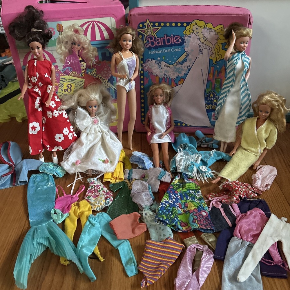 Vintsge 70's 80's Barbie Lot , 2 Cases, Dolls, Clothes